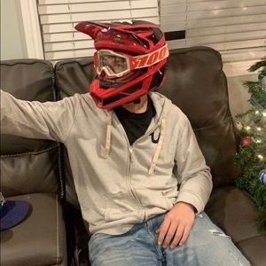 Meet your Posher, Julian